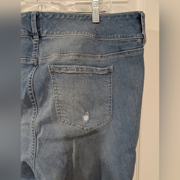 Torrid Side Stripe Jegging - Premium Stretch Light Wash in Size 22R (Regular) - Picture 10 of 16